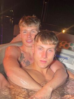 gay_0161_couple