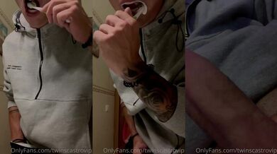 Diego has gone on a trip and has left me alone at home. A good time to touch yourself a little, right? ?? Happy Sunday