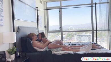 tywanks – Hot blond guy fucks a girl