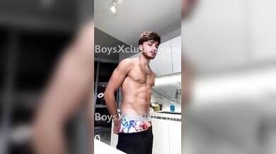 Brad's ( flowasthetao ) DOM live with Cumshot