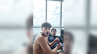 Brad Gives A Handjob To Samir - Flowasthetao