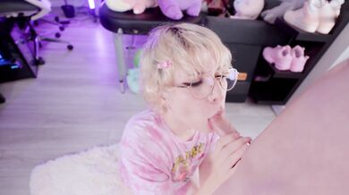 Best Day Ever , Oiled Up & Fucked , Got A Creampie & A Facial - HunnyPaint