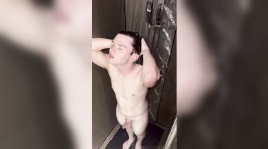 Charlescrv Jacks Off In The Shower