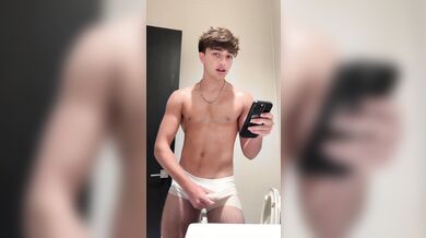 Brad Cums On His Face After Jerking Off With A Butt Plug Up His Ass - Flowasthetao